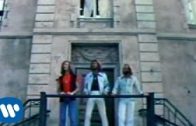 Bee Gees – Stayin’ Alive (1977)